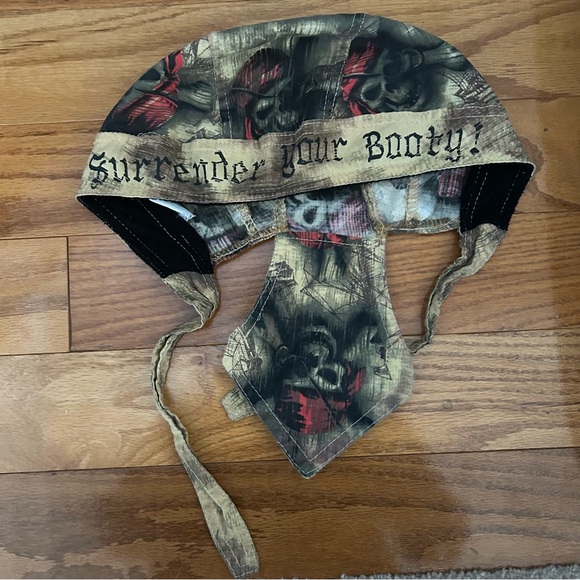 Motorcycle/ Bike Bandana - Pirate “Surrender your booty”. Great Graphics - Picture 3 of 9